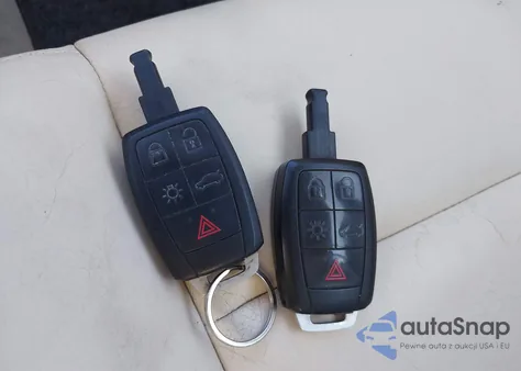 2010 Volvo C70 T5 z USA, uszkodzony, nr VIN YV1672MC1AJ091405